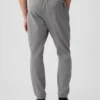GapFit Tech slanke joggingbroek