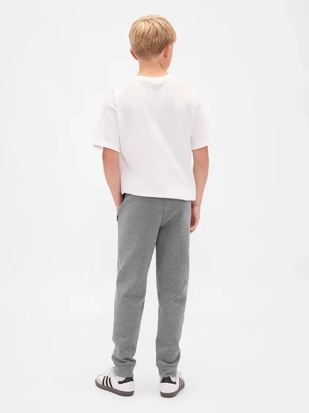 GapFit Tech sneldrogende joggingbroek voor kinderen