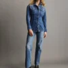 Getailleerd lang denimjasje