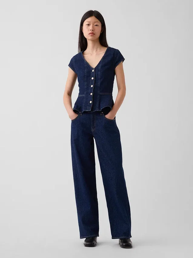 Getailleerde denim top met kapmouwtjes en peplum