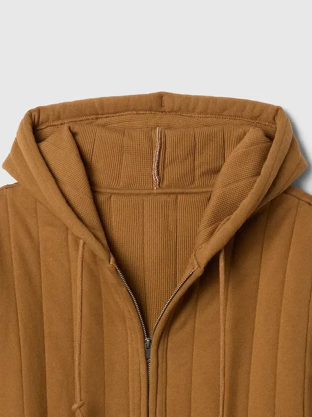 Gewatteerde hoodie met rits en wafelvoering