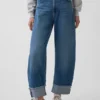 High-rise Barrel-Jeans met omgeslagen boorden