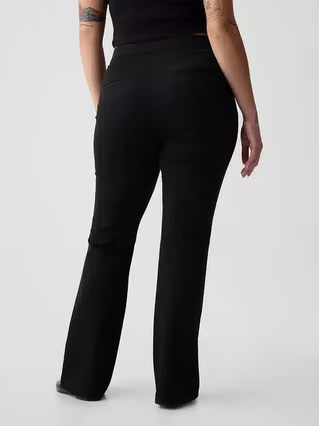 Hoge taille, bi-stretch broek met uitlopende pijpen