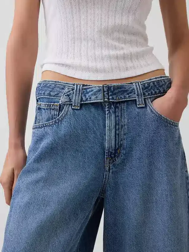 Hoge taille met riemen: Barrel-culottejeans