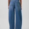 Hoge taille, ultrazachte Jeans met riemen in hoefijzervorm