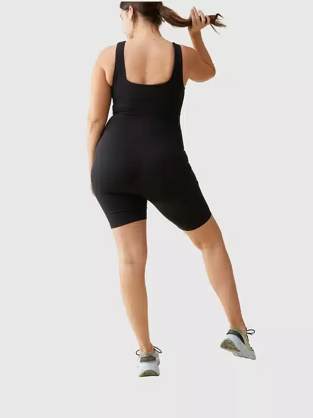Ingrid en Isabel: de korte sportieve zwangerschapskleding-jumpsuit voor zwangere vrouwen