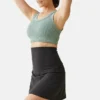 Ingrid en Isabel: de zwarte postpartum-skort voor nieuwe mama’s