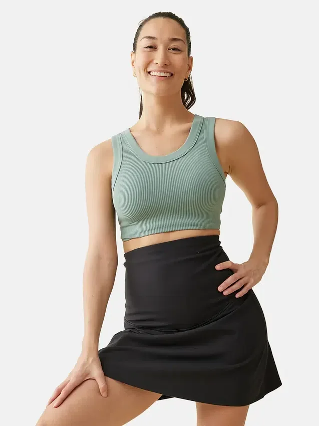 Ingrid en Isabel: de zwarte postpartum-skort voor nieuwe mama’s