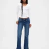 Jeans met lage taille, lang en slank model, met naad en gespleten zoom