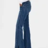 Jeans met lage taille, lang en slank model, met naad en gespleten zoom