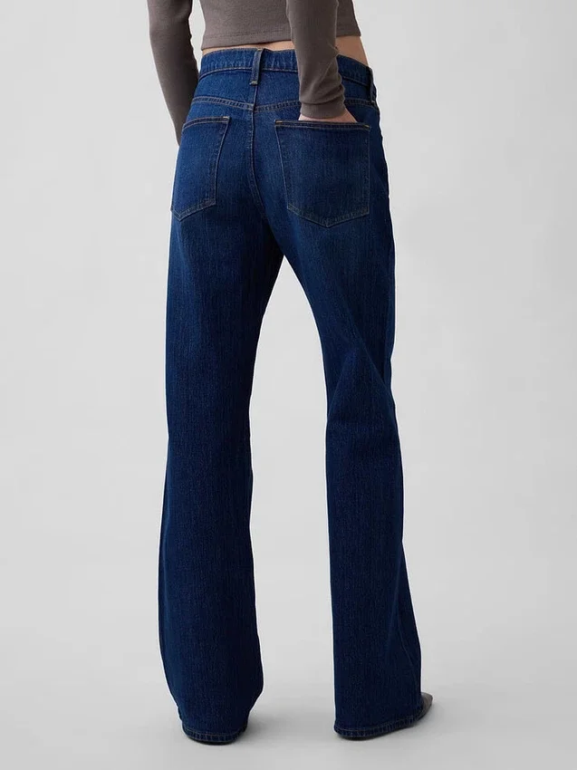 Jeans met middelhoge taille en relaxte flare