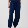 Joggingbroek van katoenen gaasdenim met wijd uitlopende pijpen