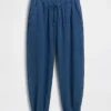 Joggingbroek van katoenen gaasdenim met wijd uitlopende pijpen