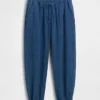 Joggingbroek van katoenen gaasdenim met wijd uitlopende pijpen