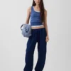 Joggingbroek van katoenen gaasdenim met wijd uitlopende pijpen