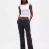 Kaki broek met lage taille en relaxte flare