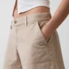 Kaki korte broek met middelhoge taille