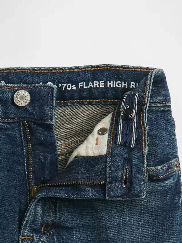 Kinderjeans met hoge taille en wijde pijpen in jaren '70-stijl