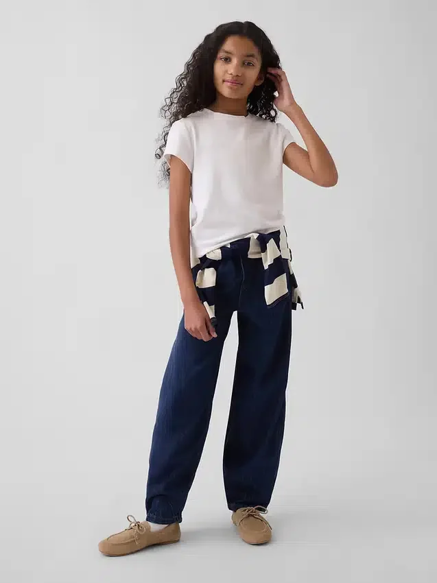 Kinderjeans met losse pasvorm en taps toelopende pijpen