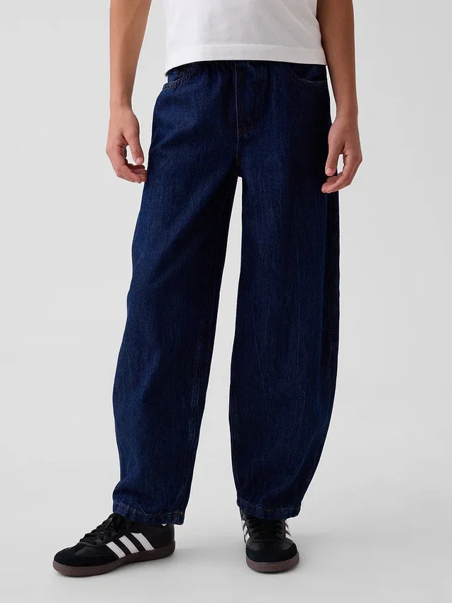 Kinderjeans met losse pasvorm en taps toelopende pijpen