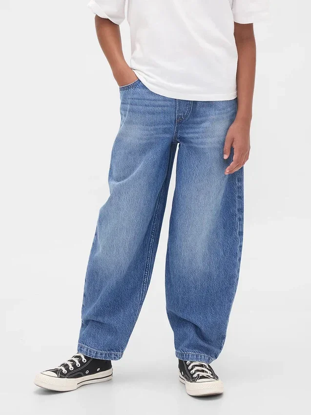 Kinderjeans met losse pasvorm en taps toelopende pijpen