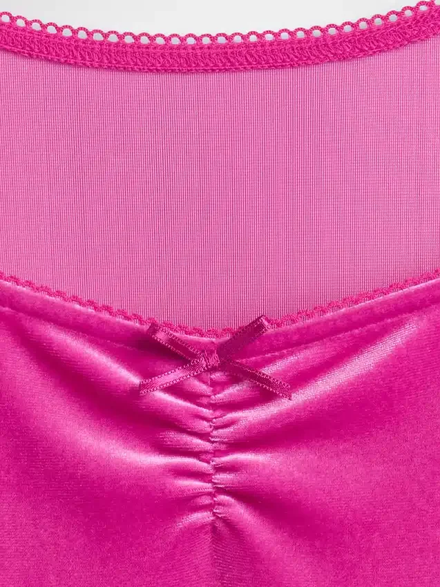 Kinderjurk van fluweel met empire-taille