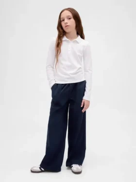 Kinderuniform: comfortabele broek met wijde pijpen