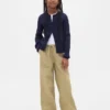 Kinderuniform: comfortabele broek met wijde pijpen