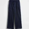 Kinderuniform: comfortabele broek met wijde pijpen