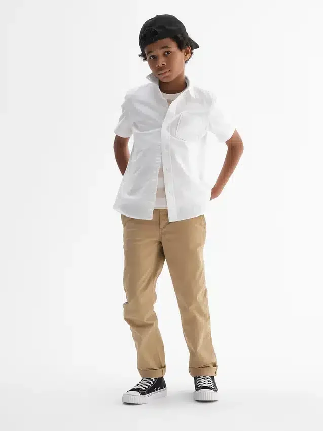Kinderuniform: rechte stretch-kaki broek