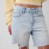 Korte broeken van denim met middelhoge taille en losse pasvorm