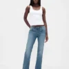 Laag uitgesneden, lange en slanke Jeans met vetersluiting