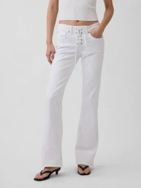 Laag uitgesneden, lange en slanke Jeans met vetersluiting