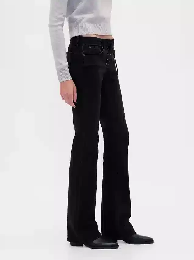 Laag uitgesneden, lange en slanke Jeans met vetersluiting