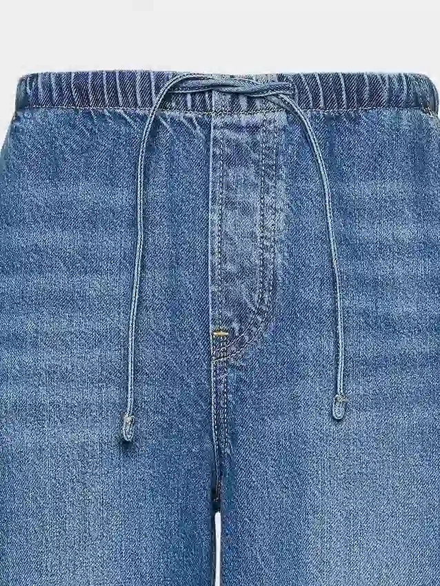 Laag uitgesneden, ultrazachte, loszittende Jeans in jaren '90-stijl