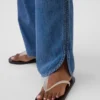 Laag uitgesneden, ultrazachte, loszittende Jeans in jaren '90-stijl met dolfinzoom