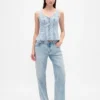 Laaggetailleerde, loszittende Jeans in jaren ’90-stijl
