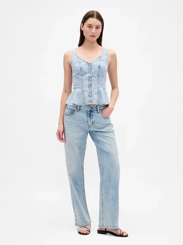 Laaggetailleerde, loszittende Jeans in jaren ’90-stijl