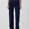 Laaggetailleerde, loszittende Jeans in jaren ’90-stijl