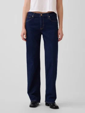 Laaggetailleerde, loszittende Jeans in jaren ’90-stijl