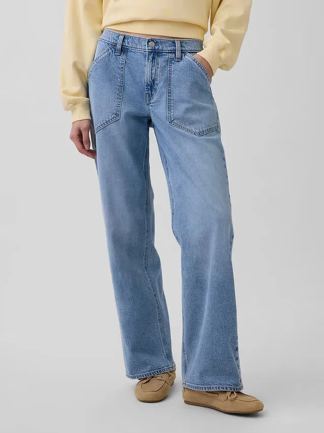 Laaggetailleerde, loszittende Jeans in jaren ’90-stijl