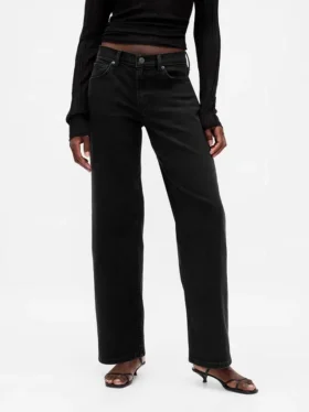 Laaggetailleerde, loszittende Jeans in jaren ’90-stijl