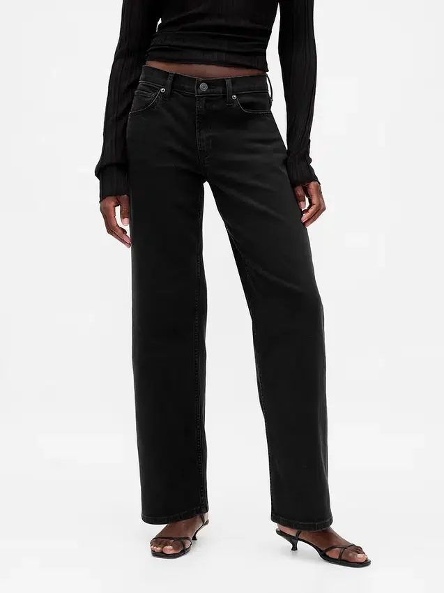 Laaggetailleerde, loszittende Jeans in jaren ’90-stijl