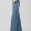 Laaggetailleerde, loszittende Jeans in jaren ’90-stijl