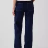 Laaggetailleerde, loszittende Jeans in jaren ’90-stijl