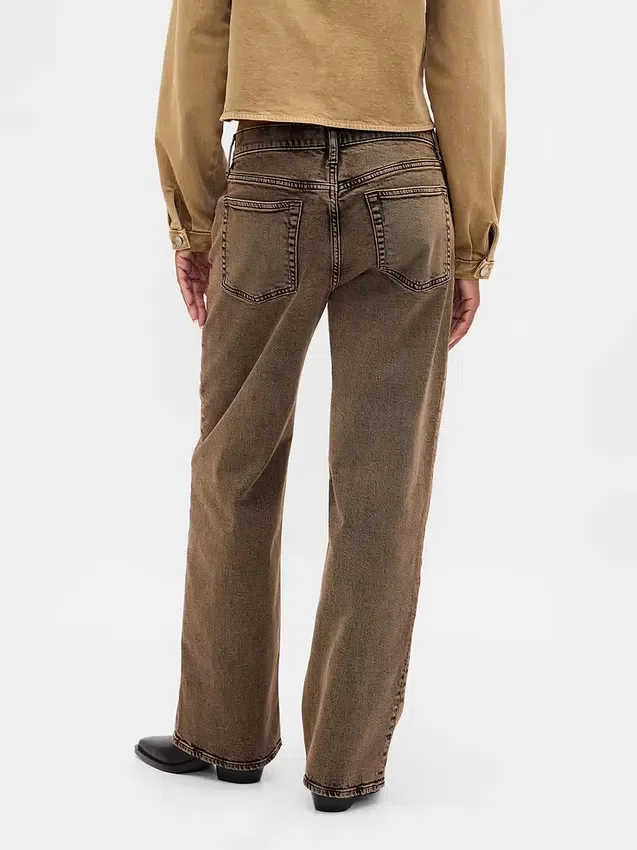 Laaggetailleerde, loszittende Jeans in jaren ’90-stijl