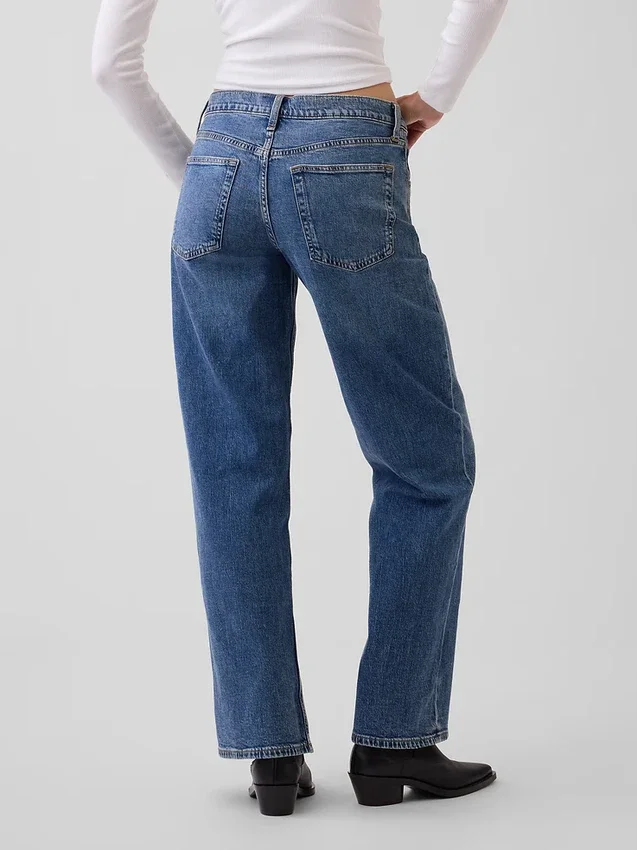 Laaggetailleerde, loszittende Jeans in jaren ’90-stijl
