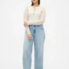 Laaggetailleerde, loszittende Jeans in jaren ’90-stijl