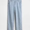 Laaggetailleerde, loszittende Jeans in jaren ’90-stijl