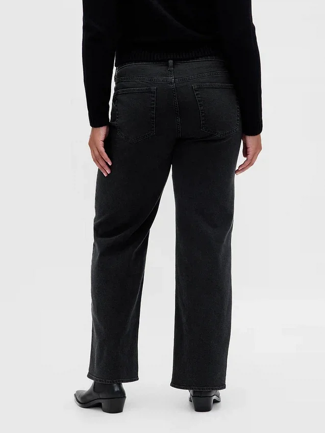 Laaggetailleerde, loszittende Jeans in jaren ’90-stijl